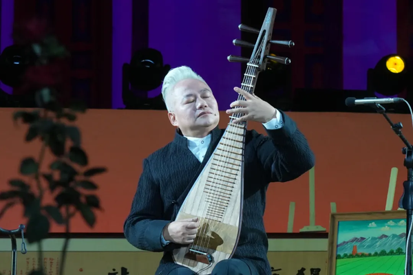 人民文創(chuàng)西部研究中心迎來國樂大師——方錦龍龜茲首獻(xiàn)藝講活動在新疆庫車舉行