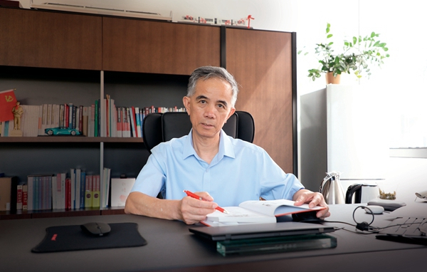 專訪新能源汽車專家孫逢春院士：“這么快超越西方，我沒想到”