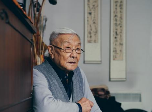 “8090”對(duì)話(huà)錄｜94歲楊先讓?zhuān)坏兑还P任平生